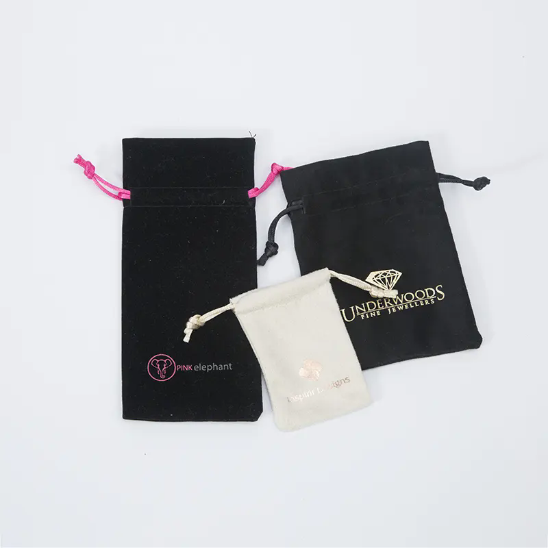 Procurando uma bolsa de armazenamento de alta qualidade? Saco de veludo com cordão